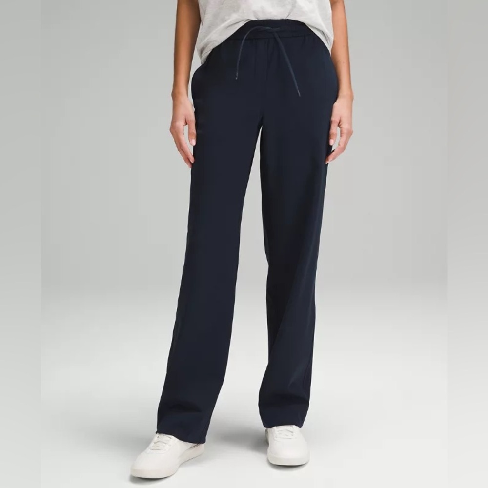 Lululemon Straight-Leg Mid-Rise Pant Luxtreme Regular